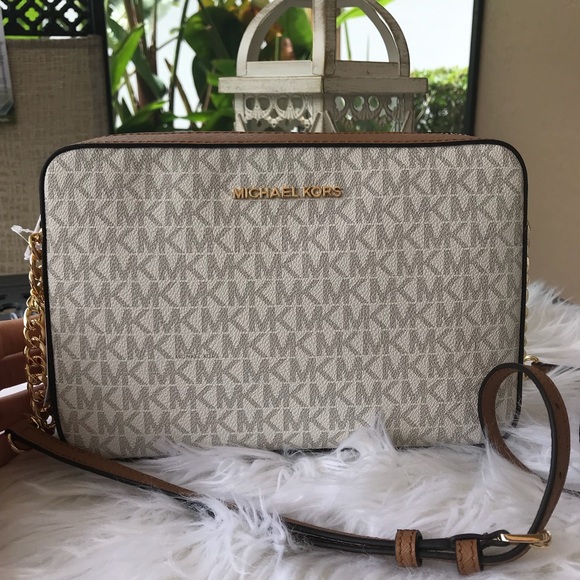 Michael Kors large Crossbody Bag - Picture 2 of 8